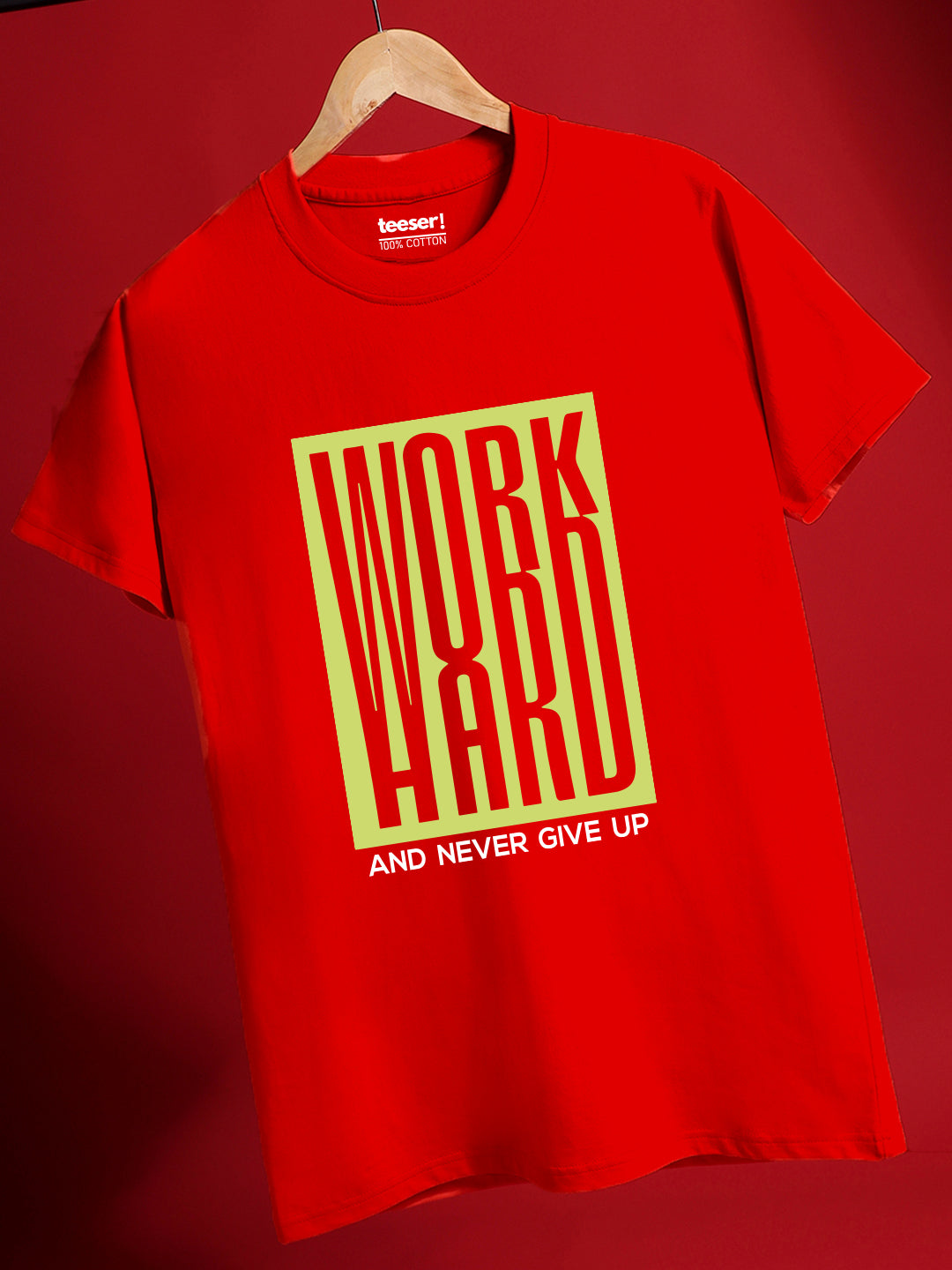 تيشيرت "Work Hard" بقصة عادية