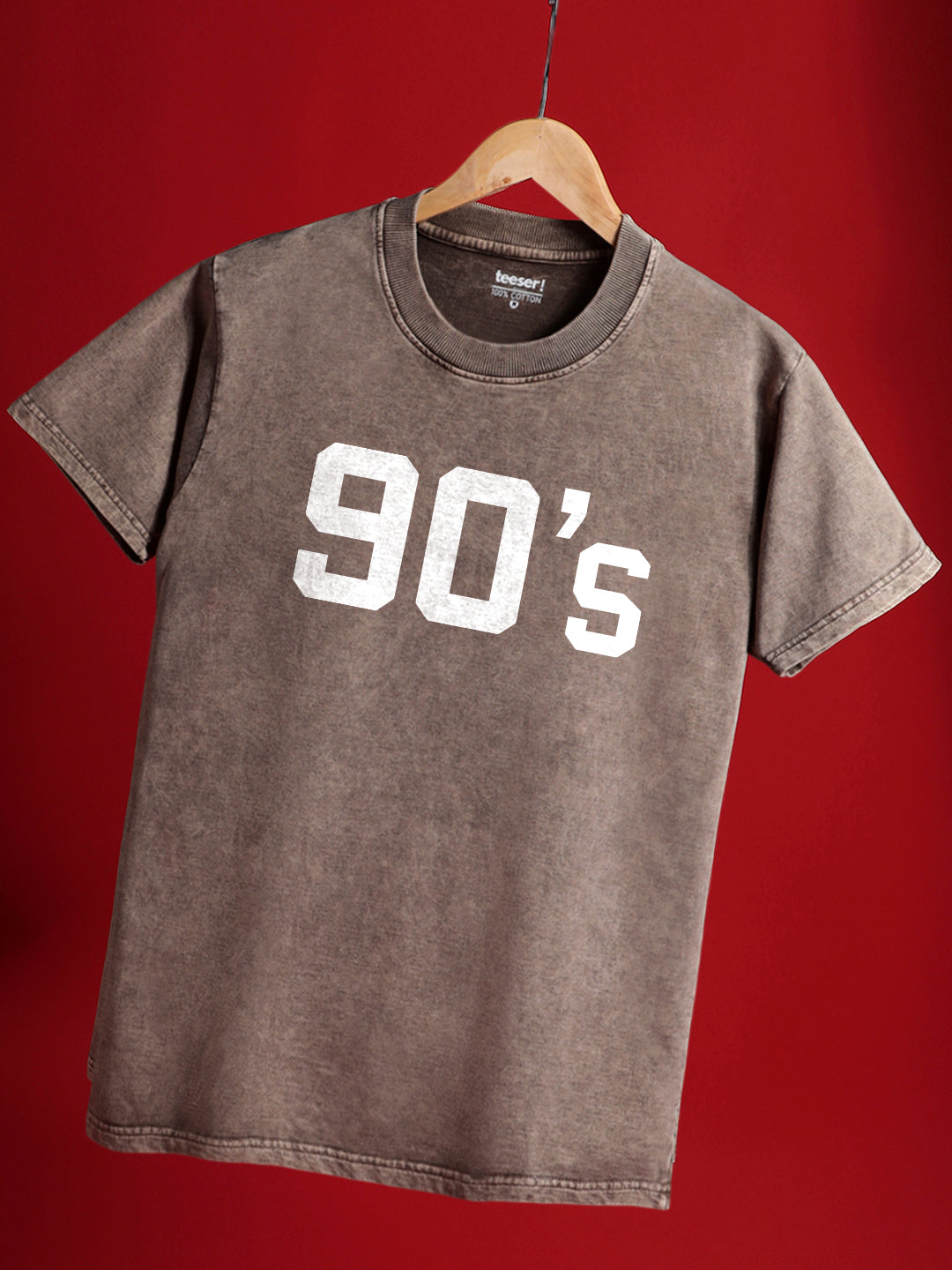 تي شيرت بتصميم "90s Acid" وقصة عادية