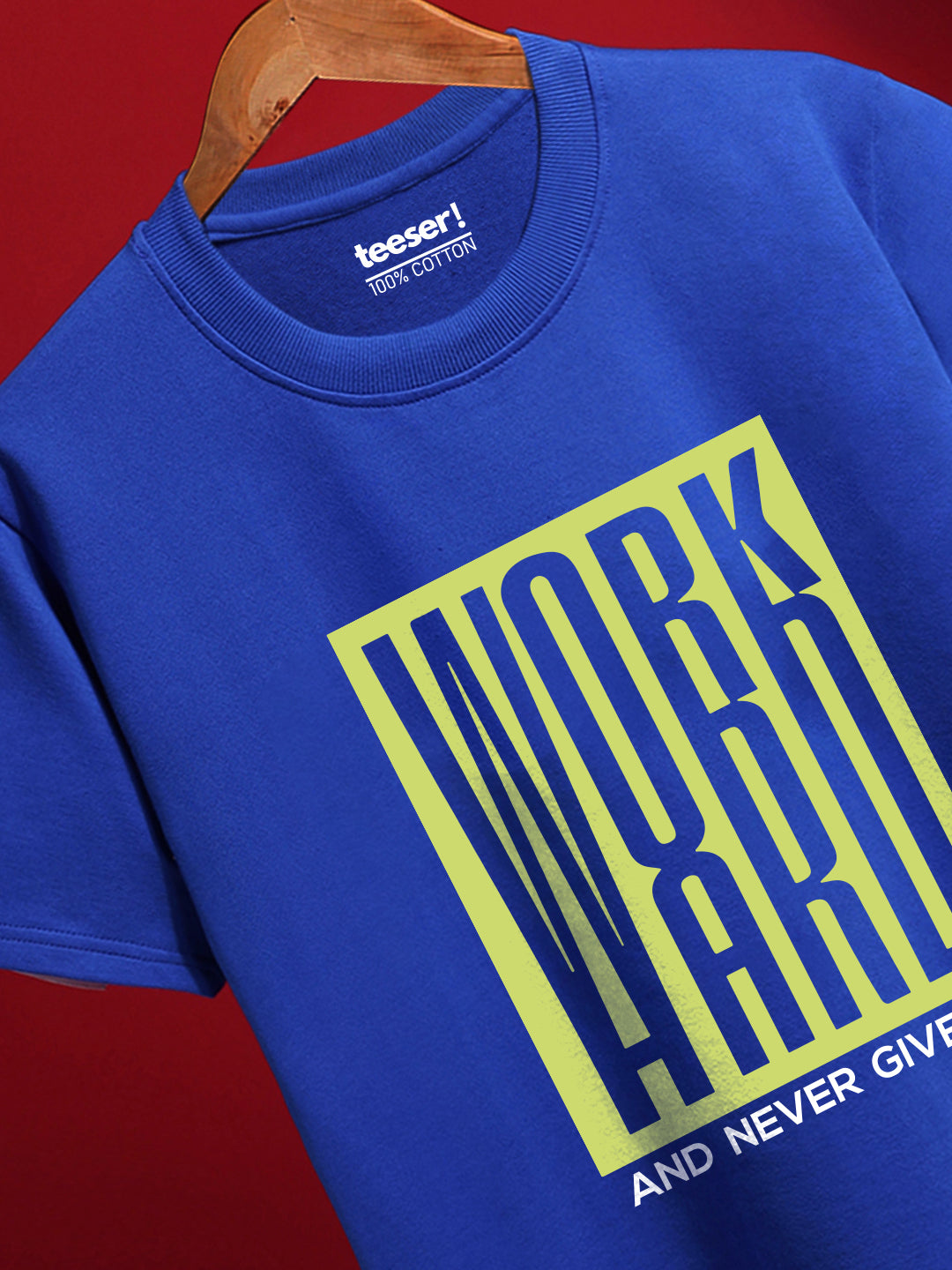 تيشيرت "Work Hard" بقصة عادية